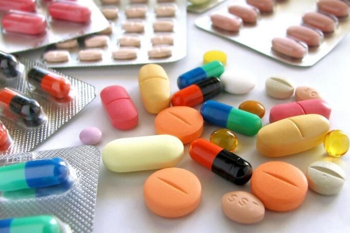 Il trattamento della prostatite non è completo senza l'assunzione di antibiotici e altri farmaci. 